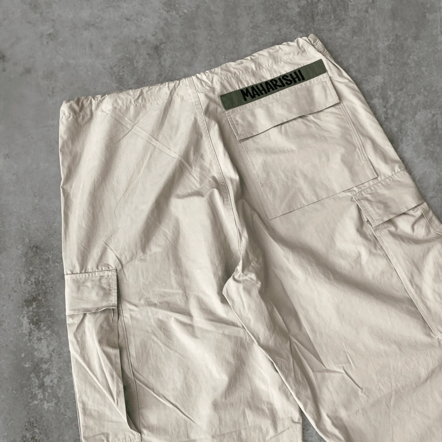 MAHARISHI BEIGE CARGO SNOPANTS - M