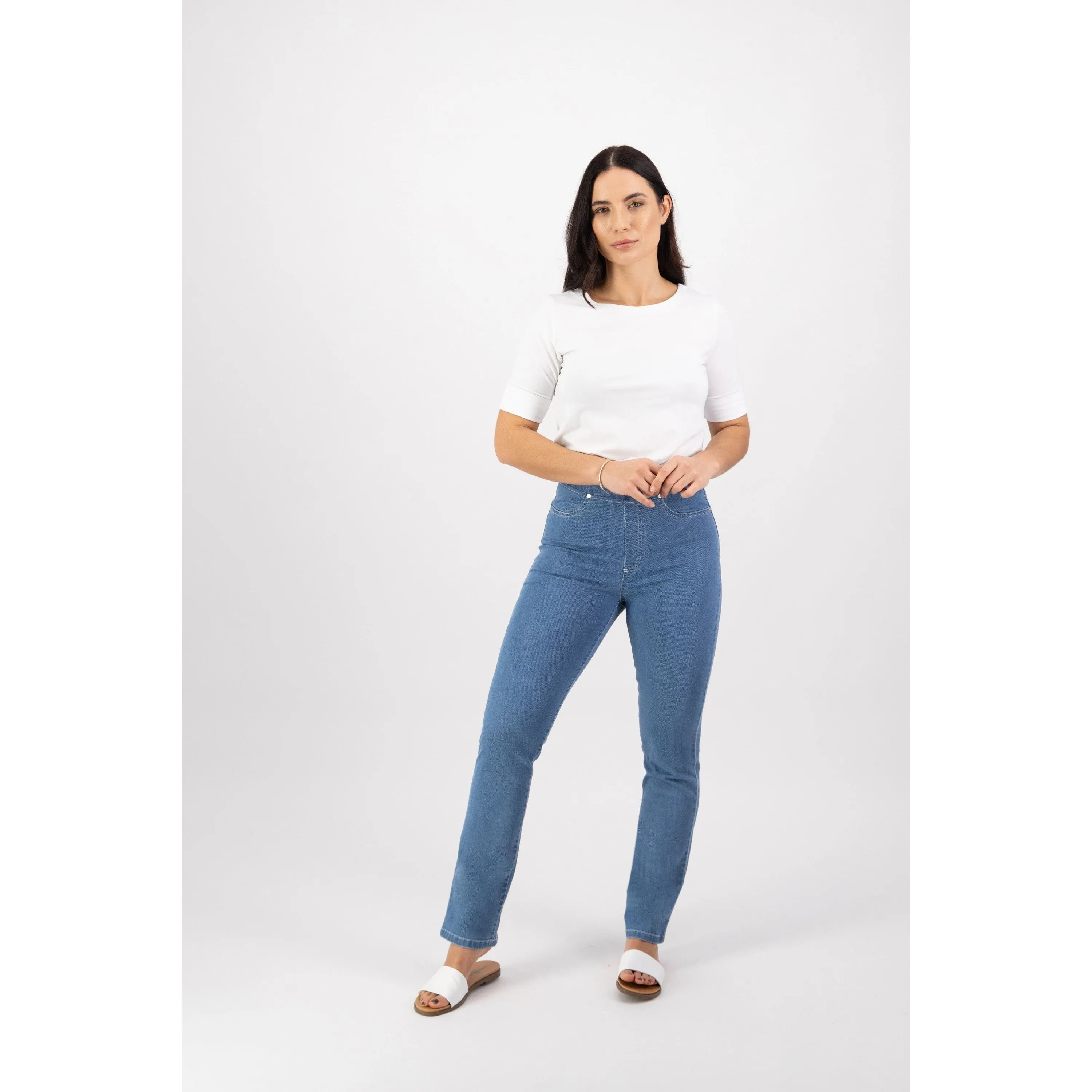 Slim leg full length light weight pull on pant mid wash