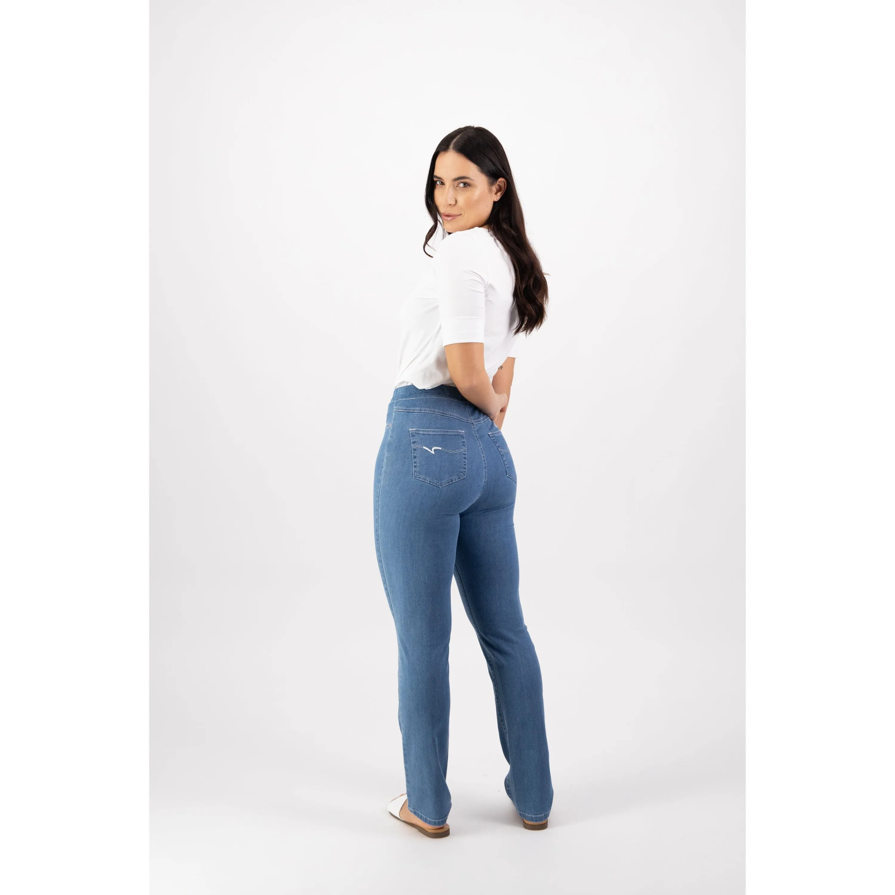 Slim leg full length light weight pull on pant mid wash