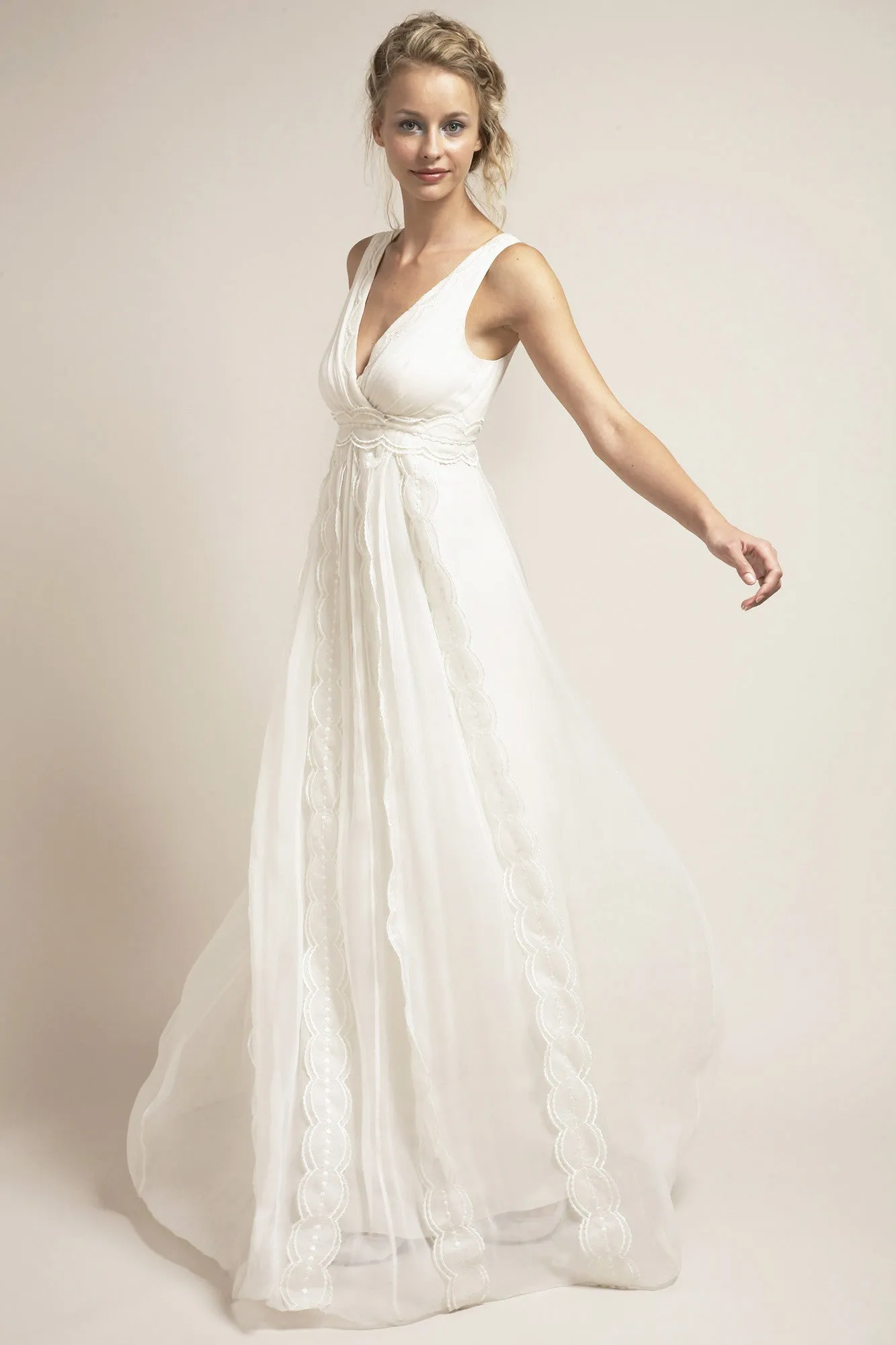 VN6656 Whimsical Alternative Wedding Dress